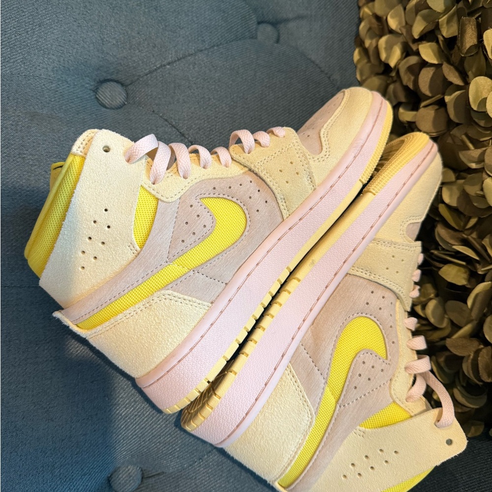 Nike Women’s Air Jordan 1 High Zoom Comfort 2 ‘Cintron Tint’ - Picture 8 of 10